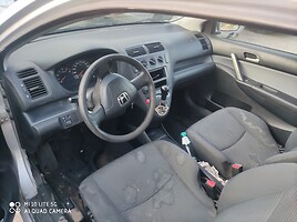 Honda Civic 2005 m dalys