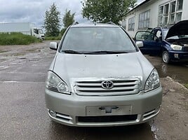 Toyota Avensis Verso 2002 m dalys