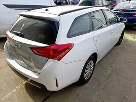 Toyota Auris 2015 г запчясти