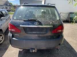 Toyota Avensis Verso 2001 m dalys