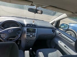 Toyota Avensis Verso 2002 m dalys