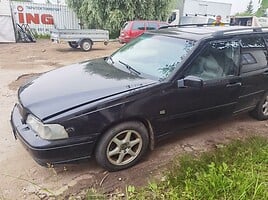 Volvo V70 1999 y parts