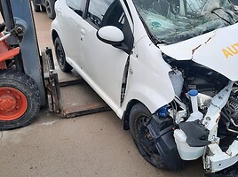 Toyota Aygo 2011 г запчясти