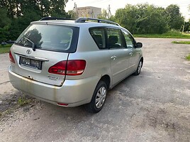 Toyota Avensis Verso 2001 m dalys