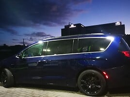 Chrysler Pacifica 2018 г прокат