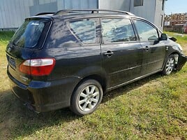 Toyota Avensis Verso 2004 г запчясти