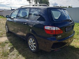 Toyota Avensis Verso 2004 г запчясти