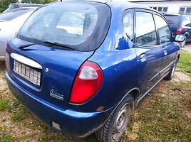 Daihatsu Sirion 2000 y parts