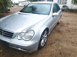 Mercedes-Benz C Klasė 2002 m dalys