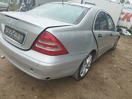 Mercedes-Benz C Klasė 2002 m dalys