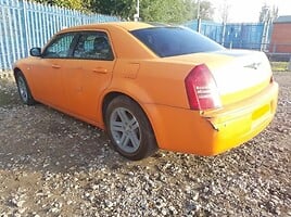 Chrysler 300C 2007 m dalys