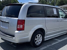 Chrysler Town & Country 2010 m dalys