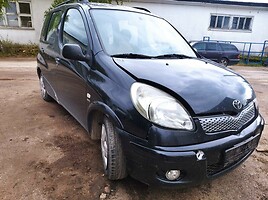 Toyota Yaris Verso Vienatūris 2005