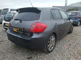 Toyota Auris 2008 m dalys