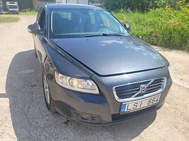 Volvo V50 2010 y parts