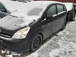 Toyota Corolla Verso Visureigis / Krosoveris 2005