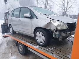 Toyota Corolla Verso 2003 m dalys