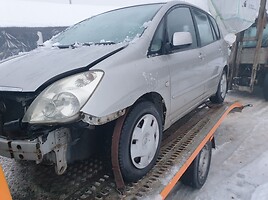 Toyota Corolla Verso 2003 m dalys