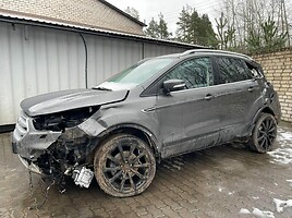 Ford Kuga f Visureigis / Krosoveris 2017