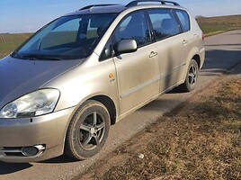 Toyota Avensis Verso 2003 m dalys