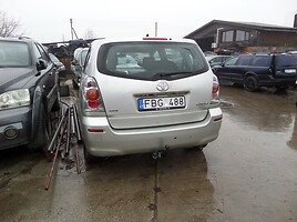 Toyota Corolla Verso 2005 y parts