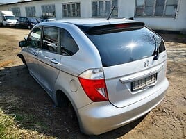 Honda Fr-V 2005 m dalys