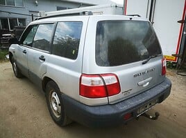 Subaru Forester 2001 m dalys