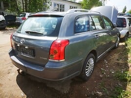 Toyota Avensis 2004 y parts