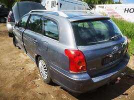 Toyota Avensis 2004 y parts