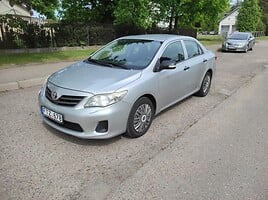 Toyota Avensis 2015 m nuoma