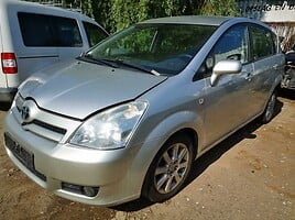 Toyota Corolla Verso 2005 г запчясти