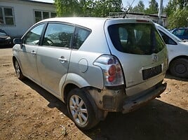 Toyota Corolla Verso 2005 г запчясти