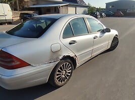 Mercedes-Benz C 220 2000 y parts