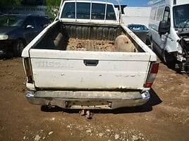 Nissan King Cab 2000 m dalys