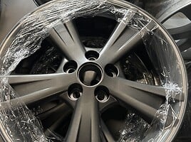 Lexus light alloy R18 rims