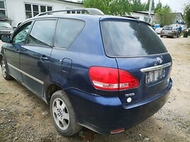 Toyota Avensis Verso 2002 m dalys