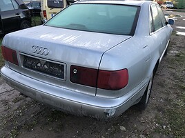 Audi A8 D2 1997 m dalys