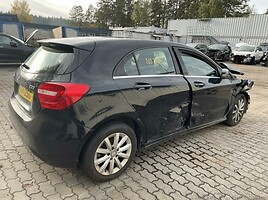 Mercedes-Benz A Klasė 2014 m dalys