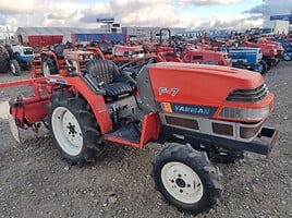 Kubota VISI MODELIAI 2012 y Tractor