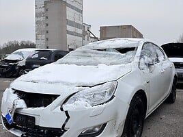 Opel Astra 2012 y parts