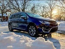 Chrysler Pacifica 2018 г прокат