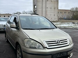 Toyota Avensis Verso 2002 m dalys