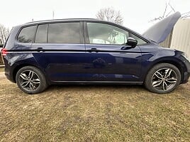 Volkswagen Cross Touran 2016 m Universalas