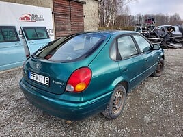 Toyota Corolla 2000 г запчясти