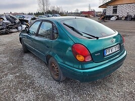 Toyota Corolla 2000 г запчясти