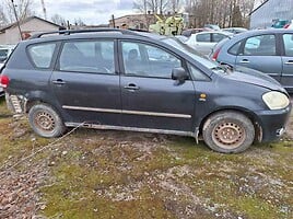 Toyota Avensis Verso 2005 y parts