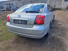 Toyota Avensis 2005 m dalys