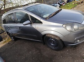 Opel Zafira 2006 m dalys