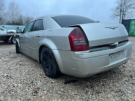 Chrysler 300C 2006 y parts