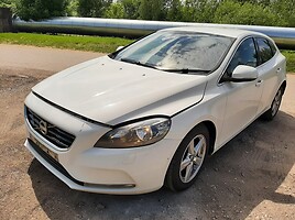 Volvo V40 2012 г запчясти